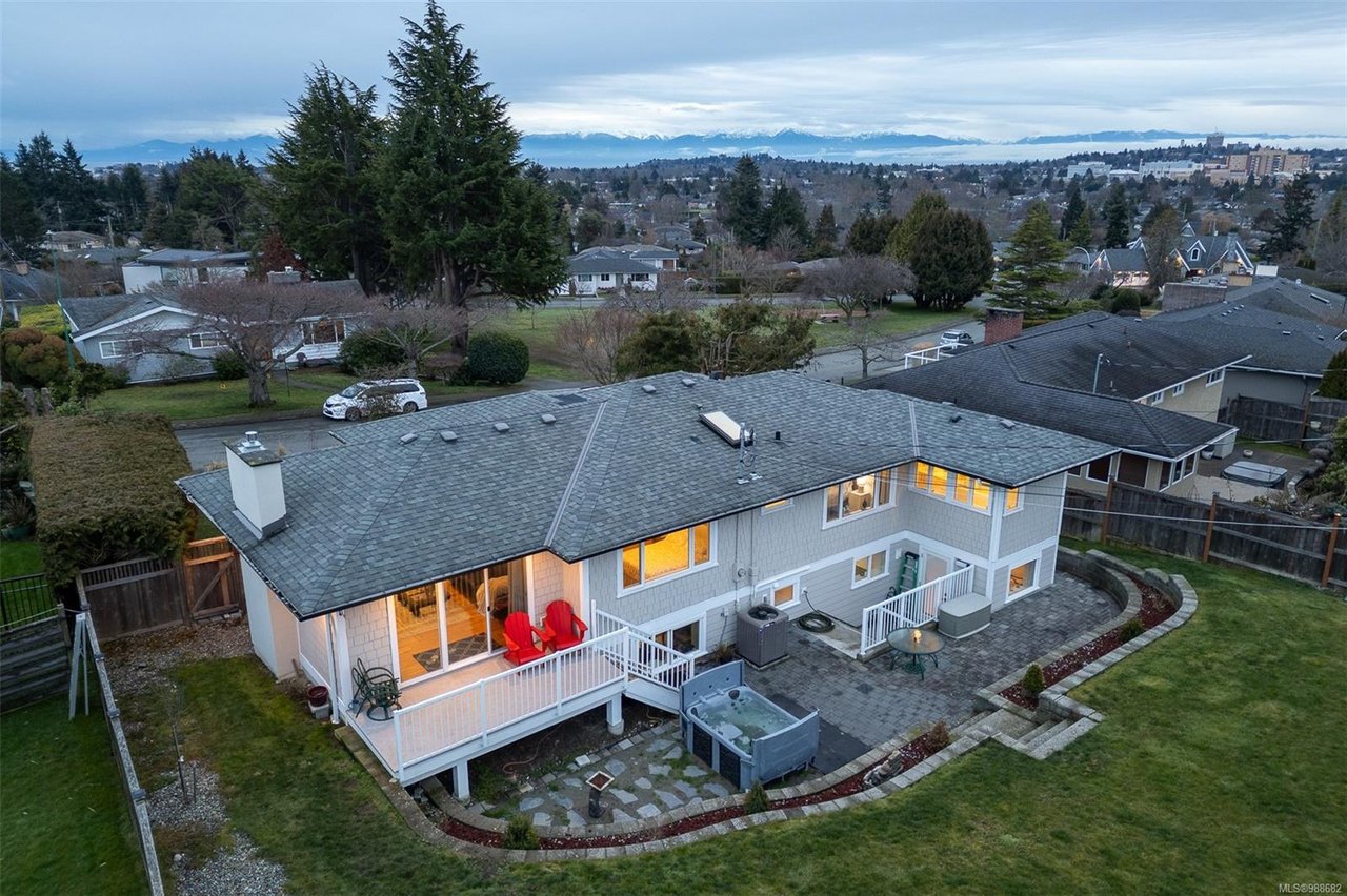 3044 Oakdowne Rd
