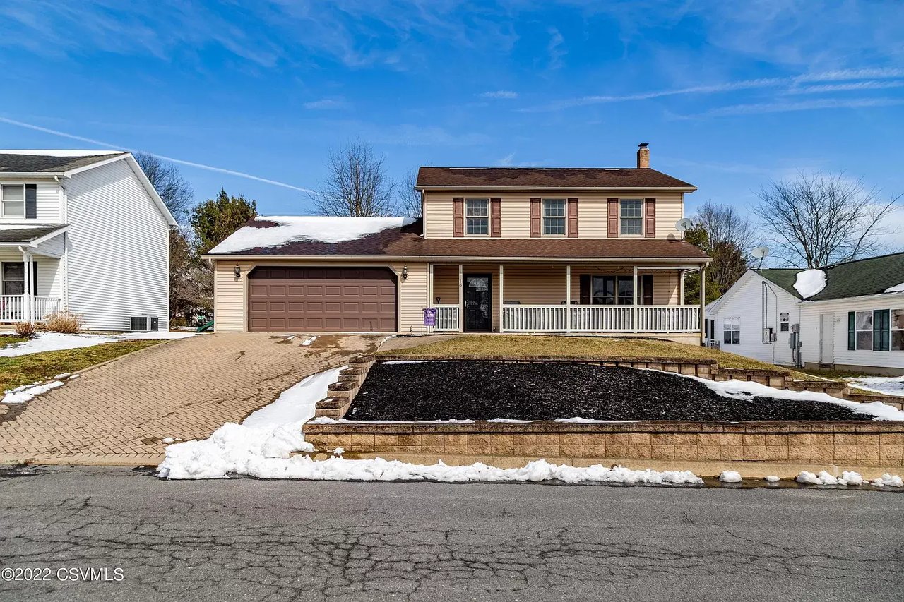 16 Meadow Ln