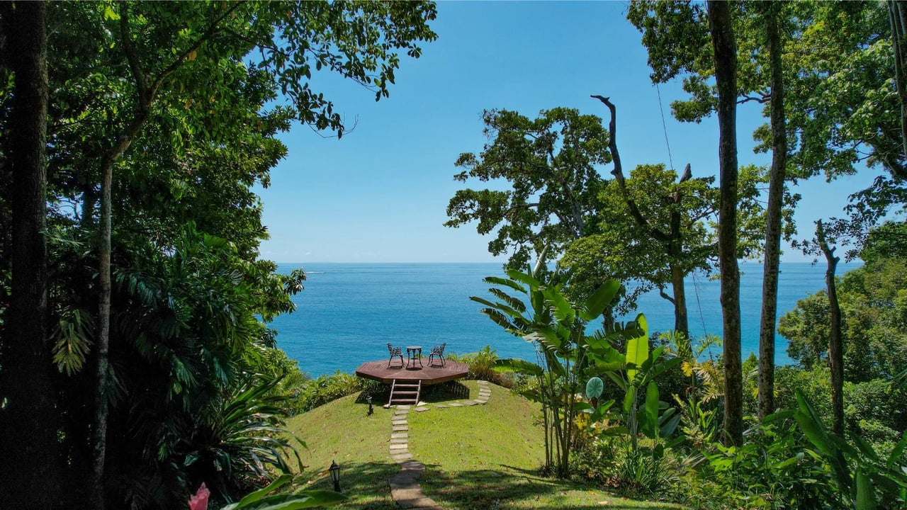 Colonial Oceanfront Estate, Dominical, Puntarenas