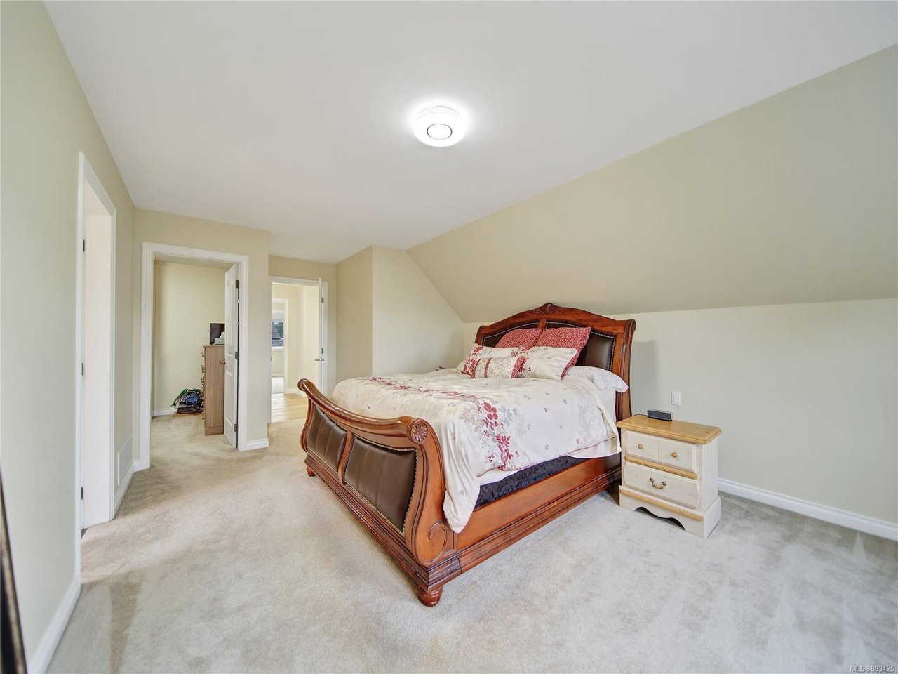 1260 Rockhampton Close