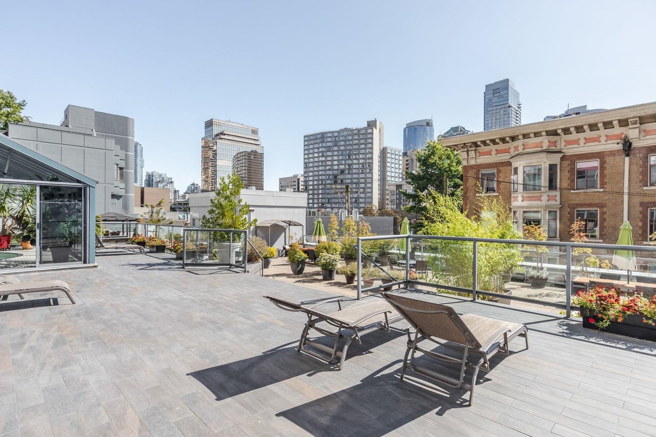 1208-1060 Alberni St