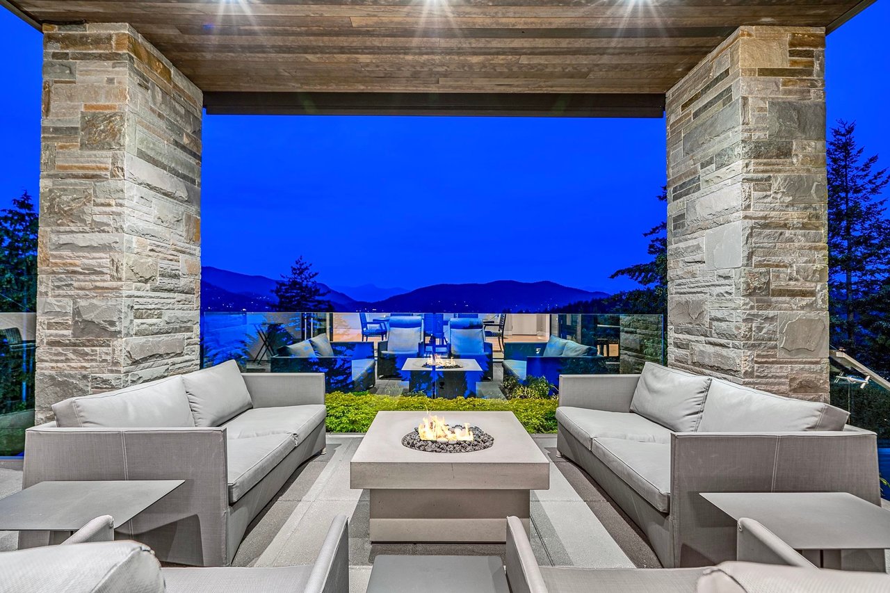 6255 St. Georges Cres