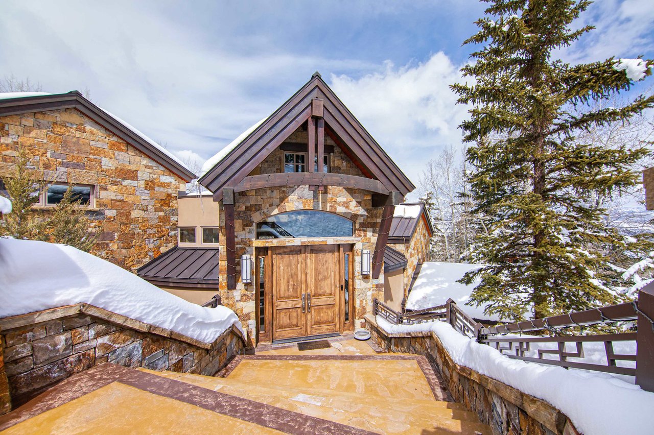  Perfect Gateway with Great Ski Acess - Snowmass Village