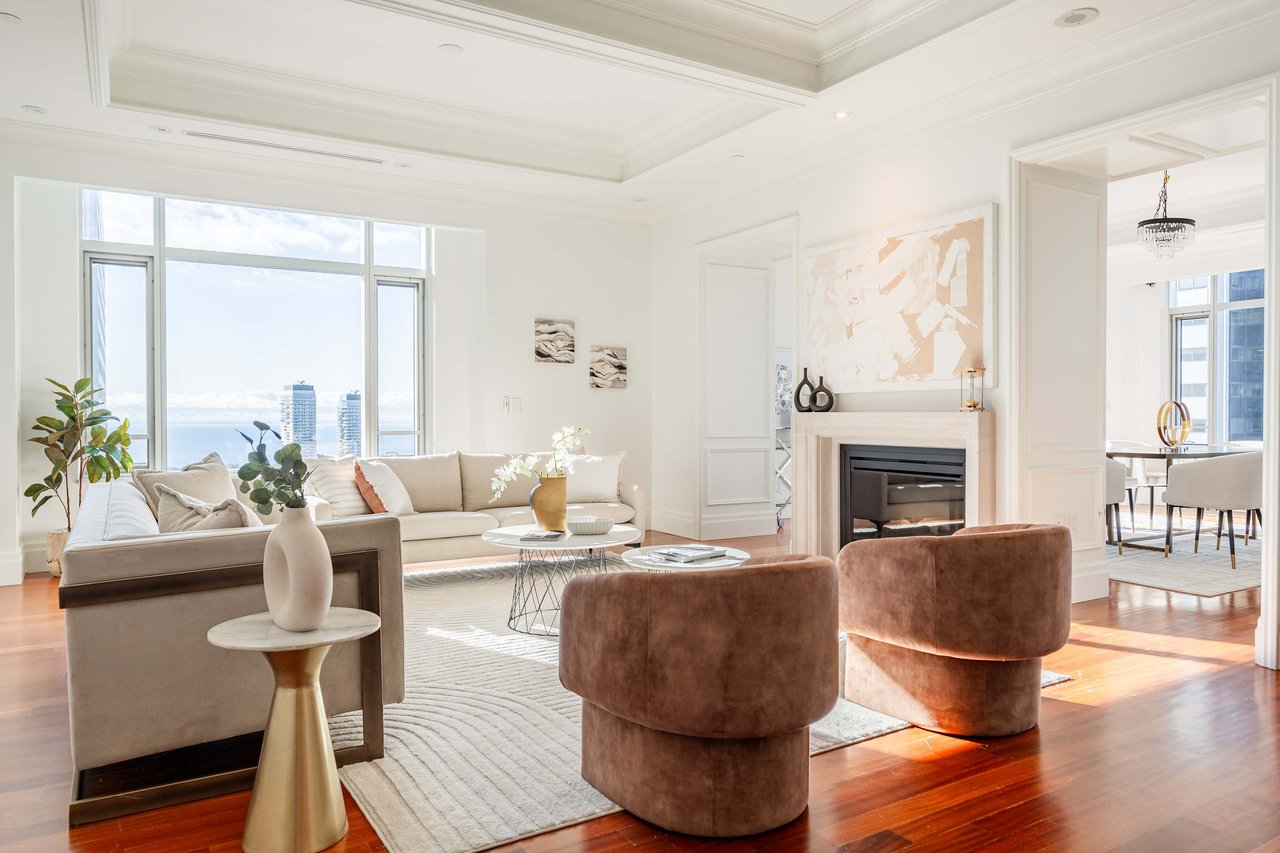 311 Bay St #5104, Toronto