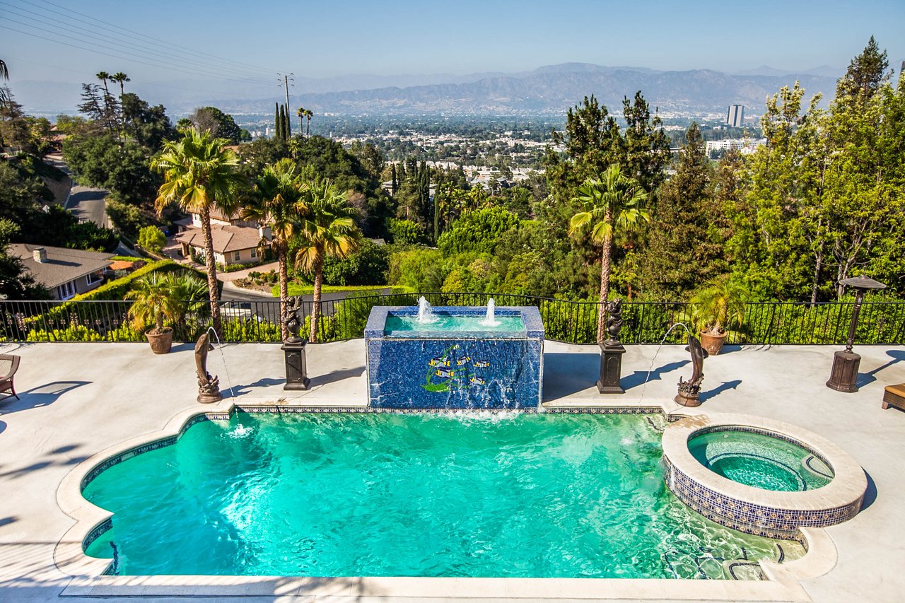 11131 Mountcastle Dr. Studio City, CA