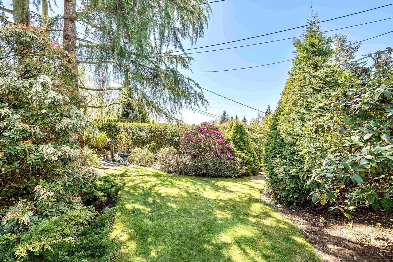 580 Granada Cres