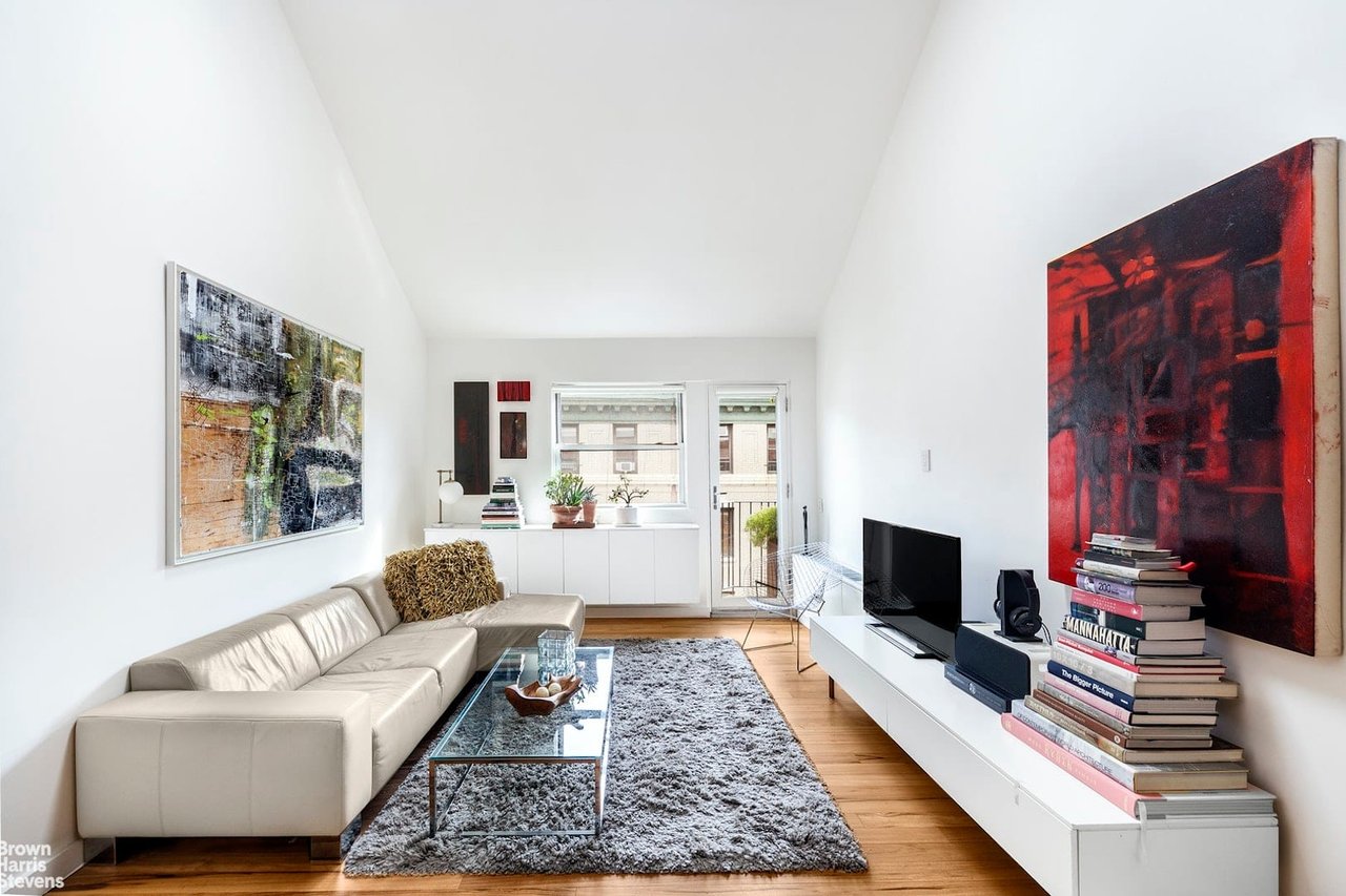 211 Thompson St, PHG