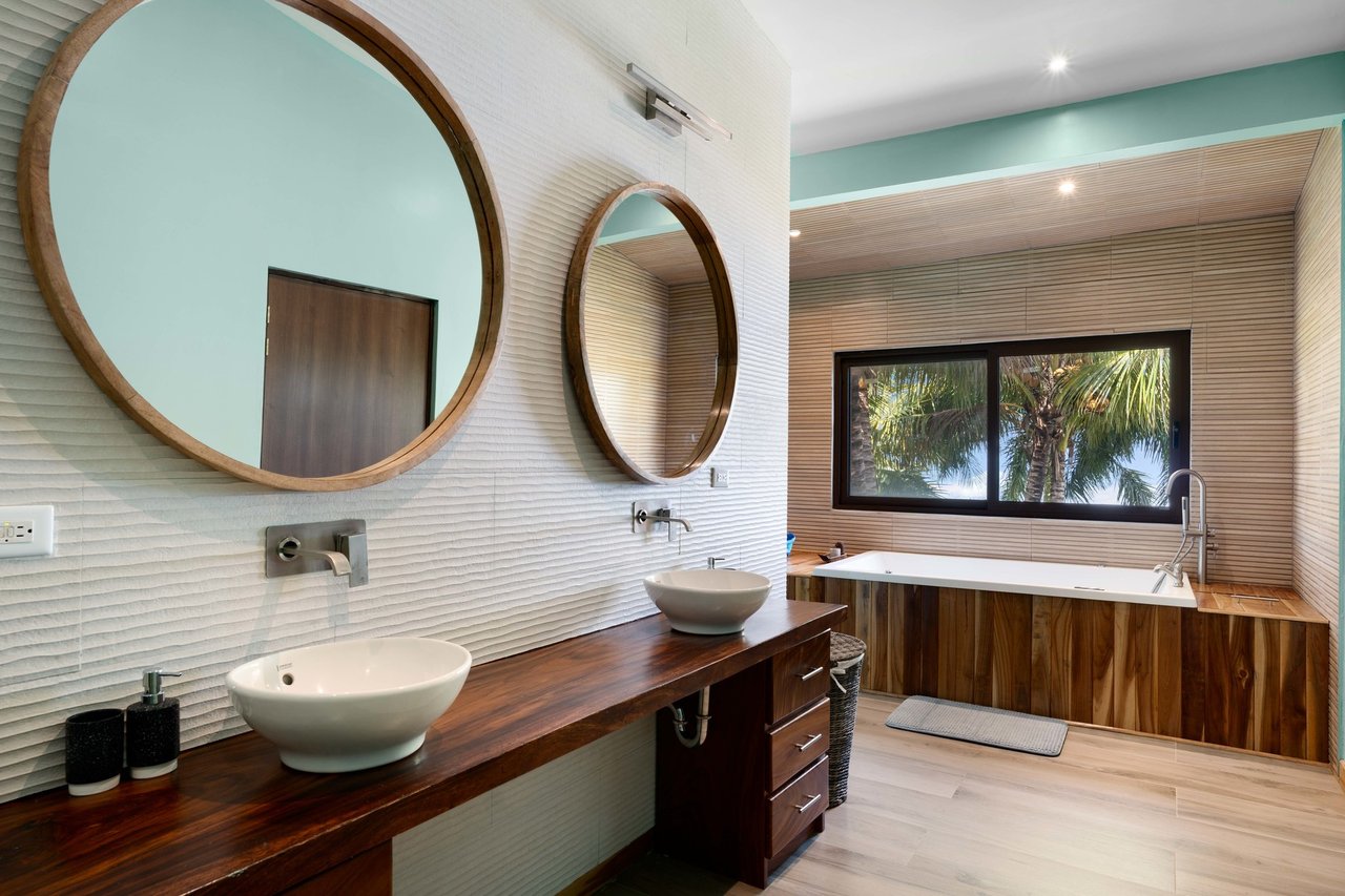 Beachfront Luxury Ocean View Home, Flamingo, Guanacaste