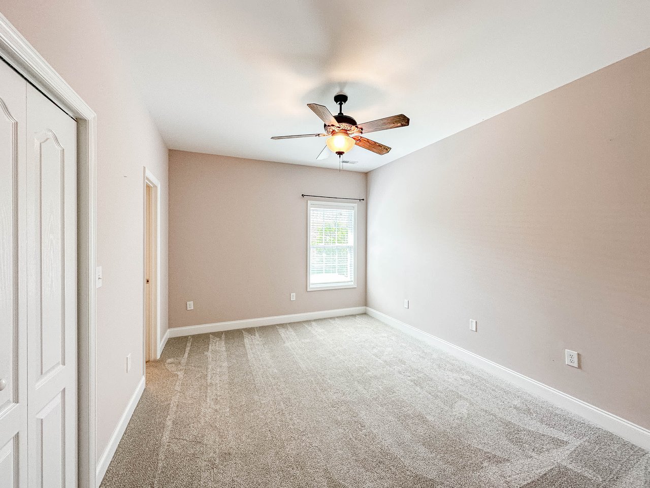 2303 Palisades Court with 5 Bedrooms!!!