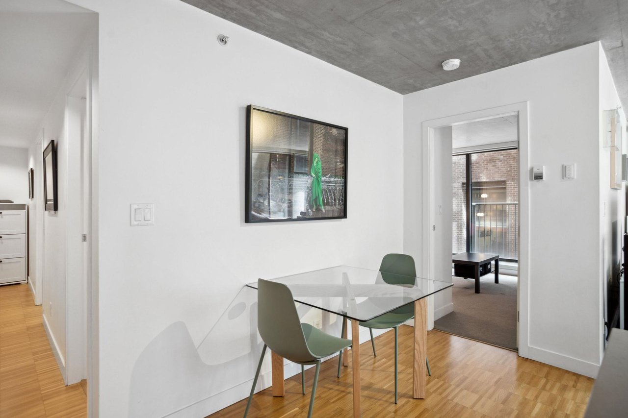 305-128 W Cordova St