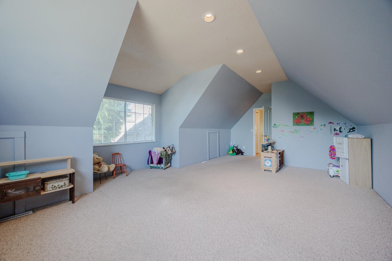 9621 161a St