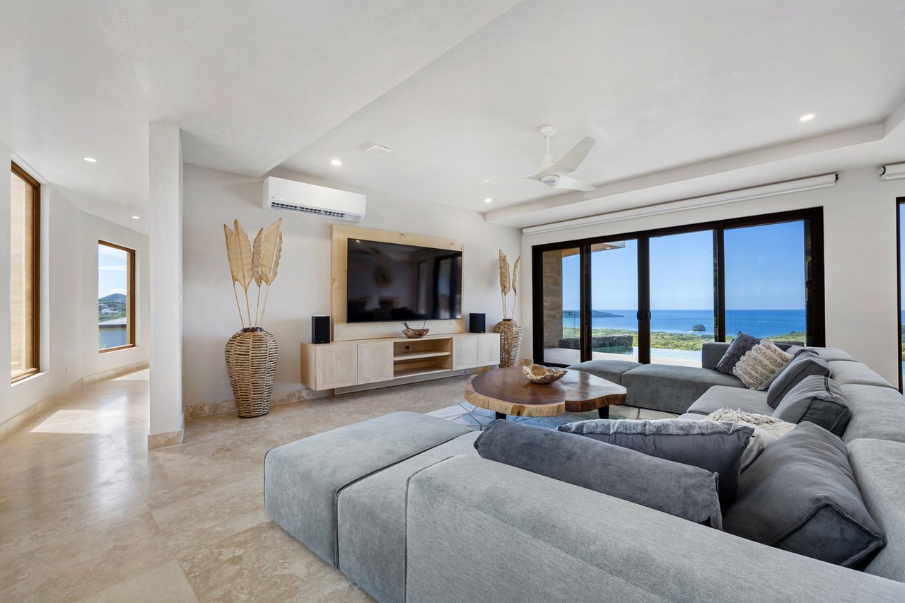 Contemporary Infinity Pool Villa, Flamingo, Guanacaste