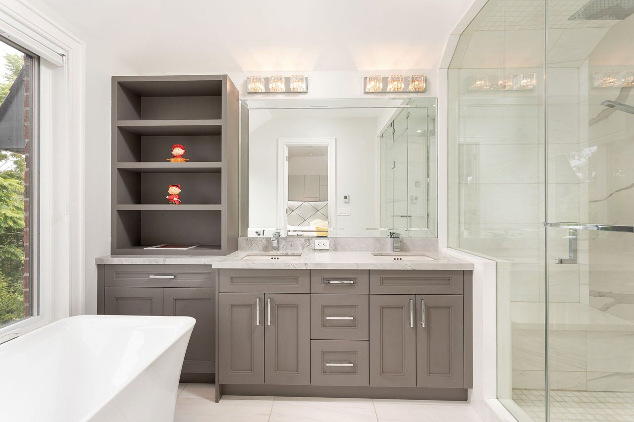 Exquisite Leaside Executive Detached Residence