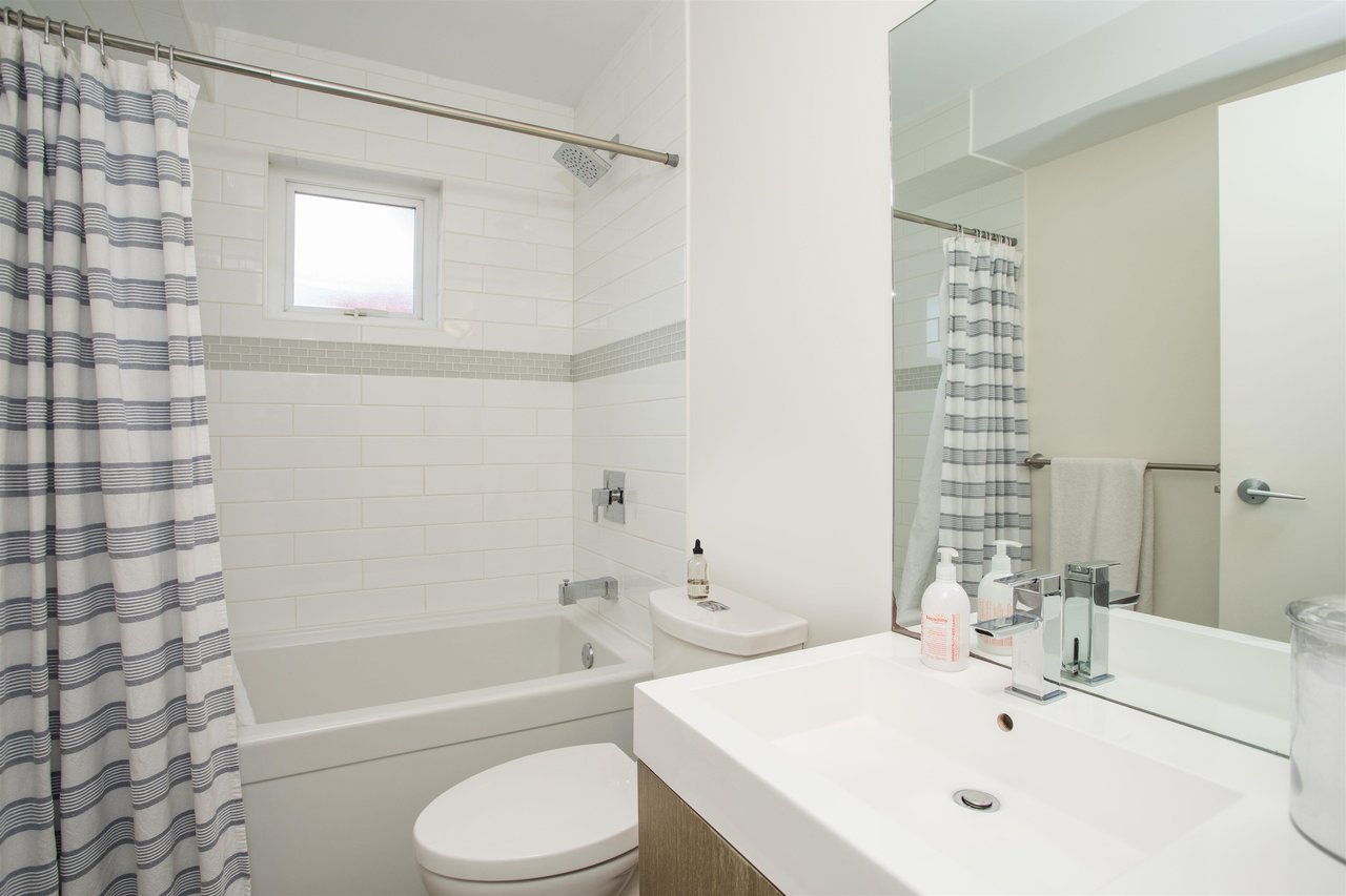 205 W 19th St