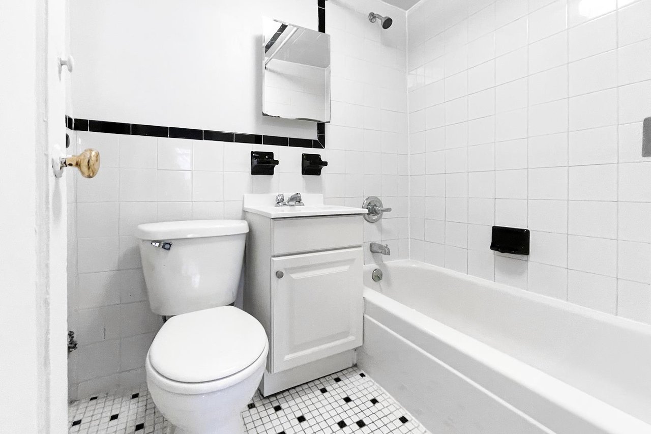 325 First Avenue, Apt 4-R