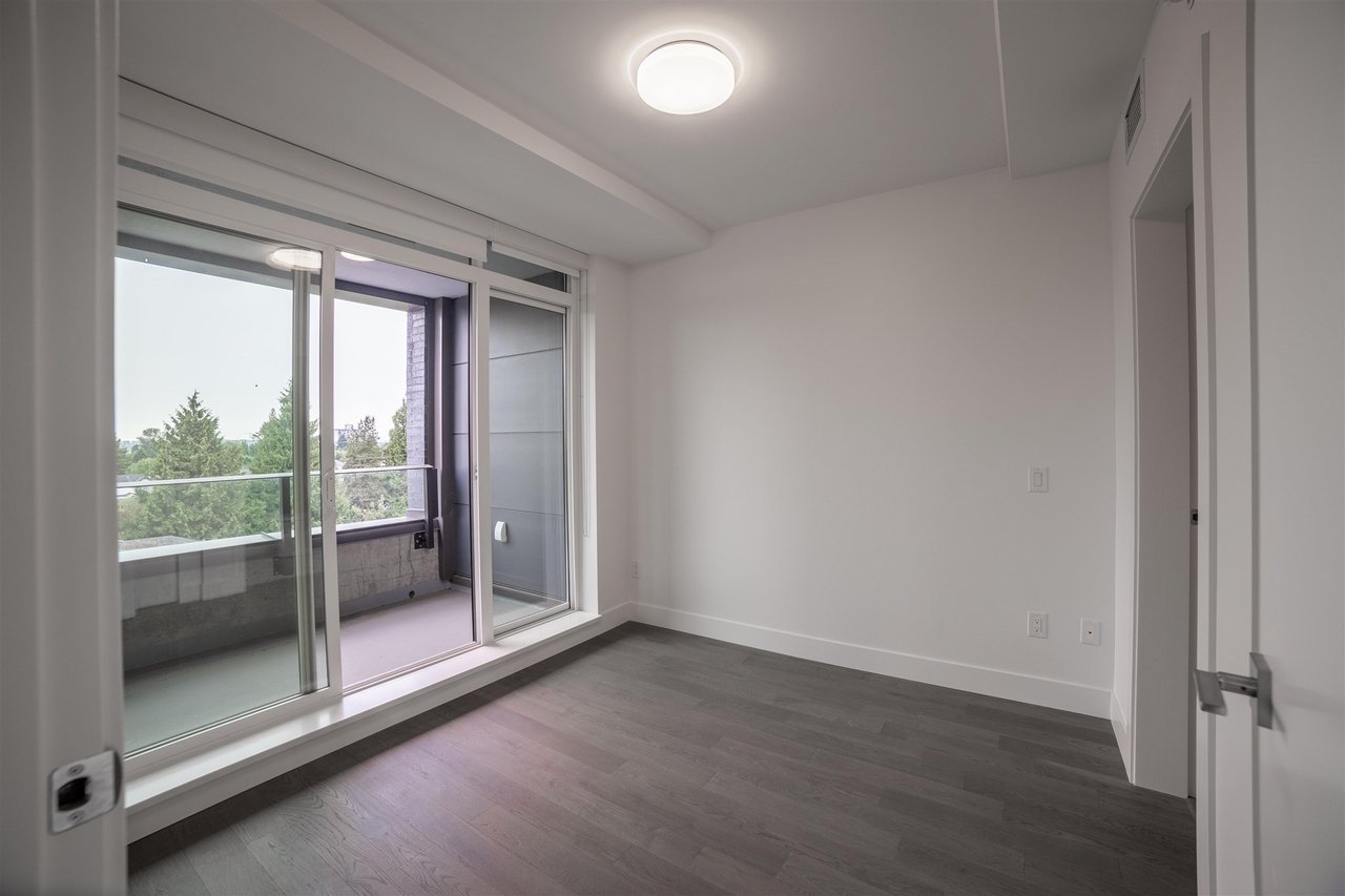 403-7777 Cambie St