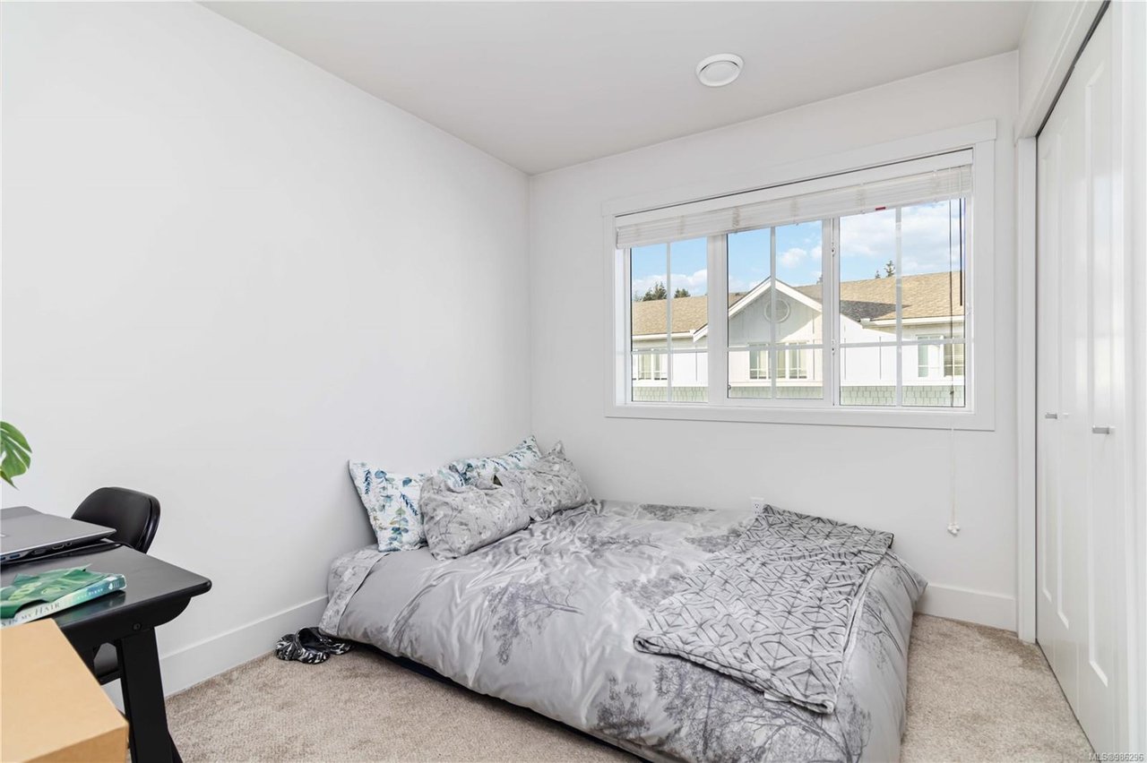 21-370 Latoria Blvd, Colwood