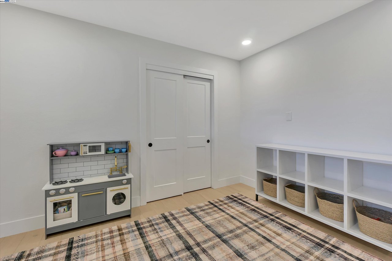 926 Amhurst Ct
