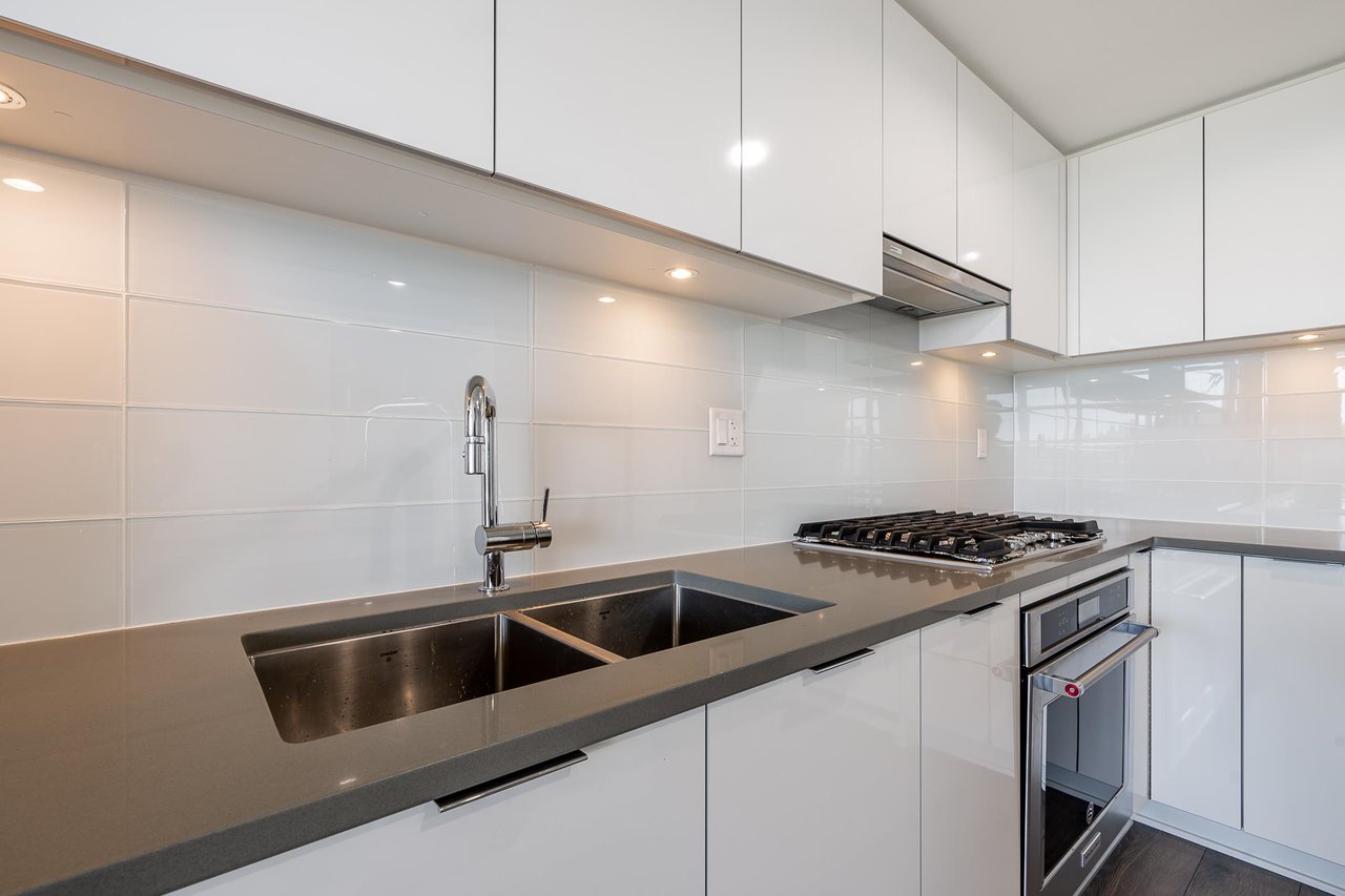 403-2388 Madison Ave