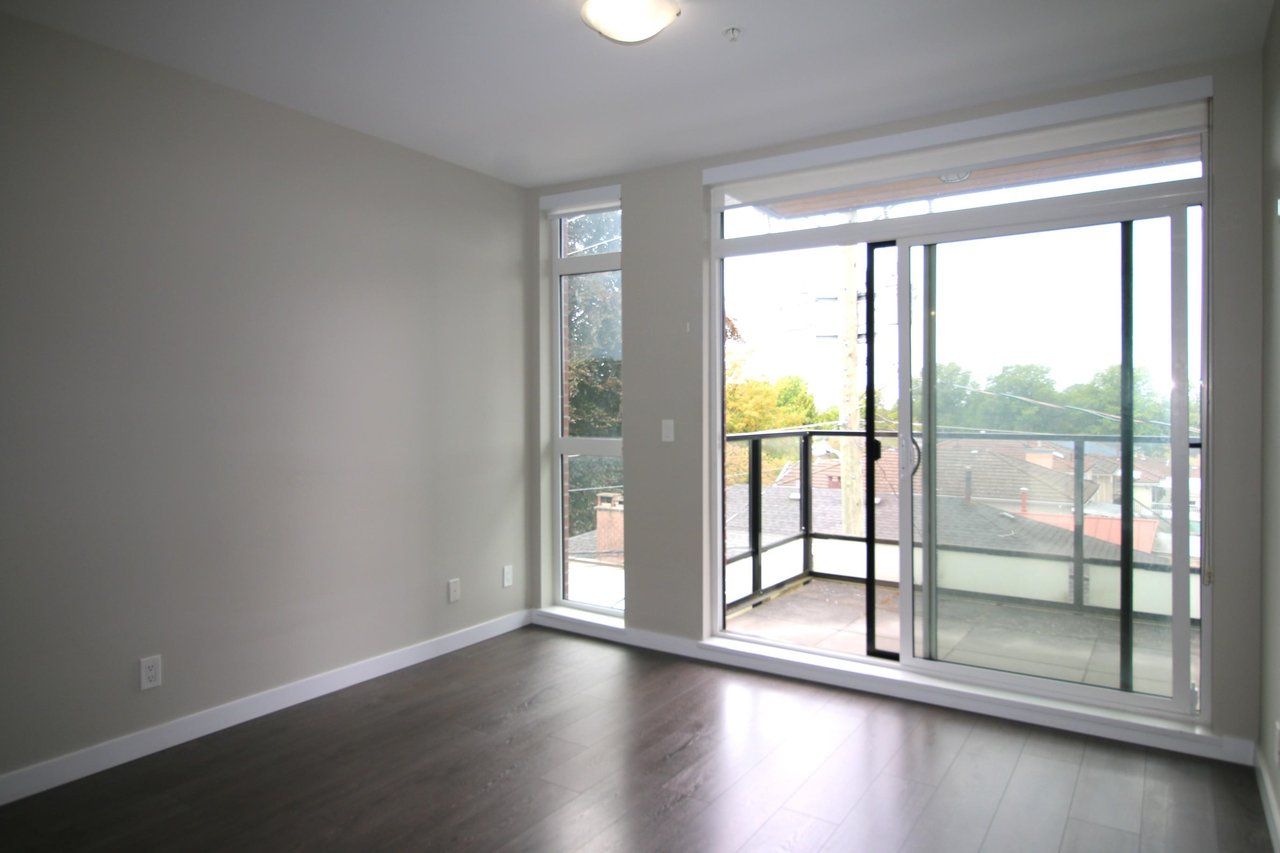 306-6555 Victoria Dr