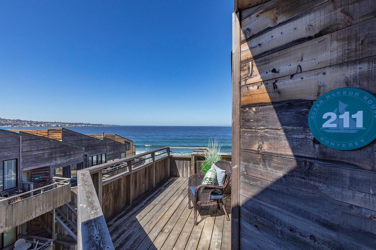 1 Surf Way APT 211