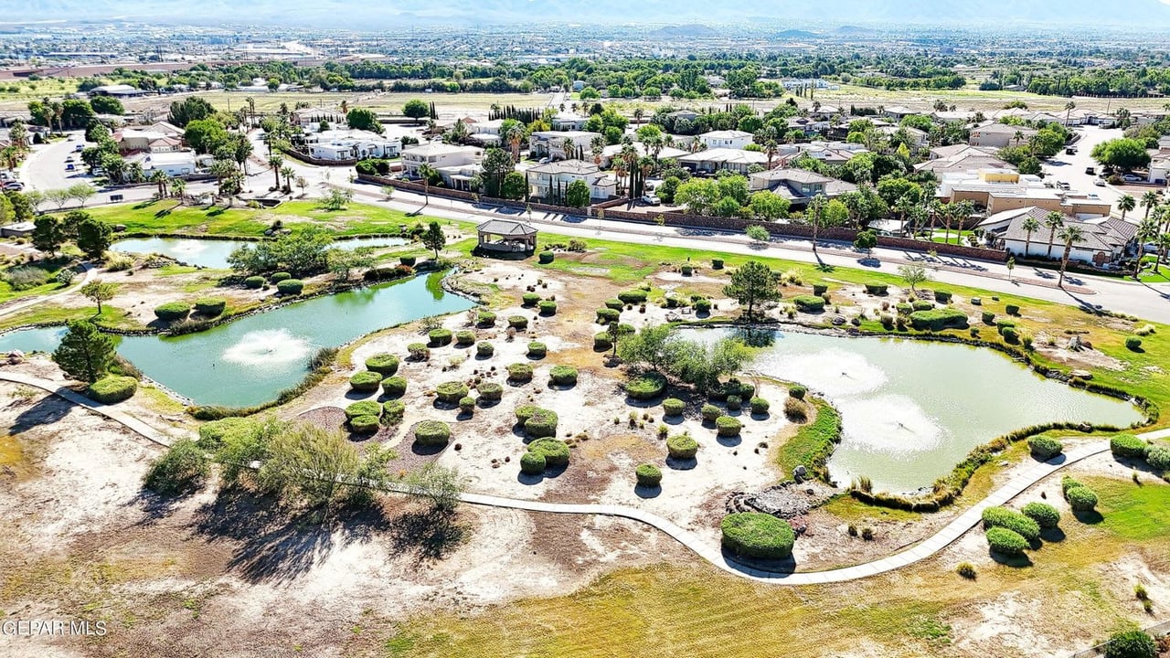 6065 Via De Los Arboles