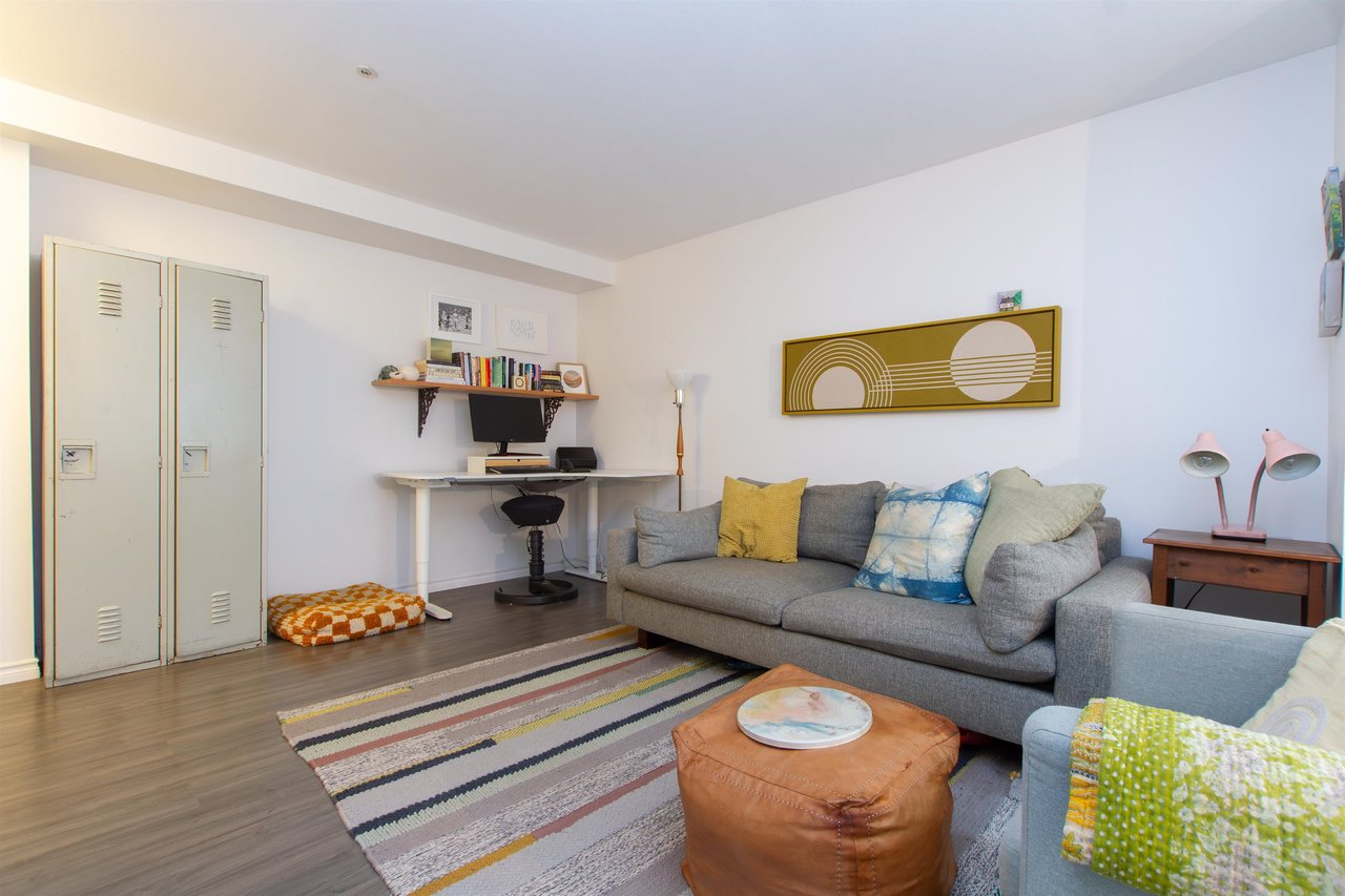 D108-40160 Willow Cres