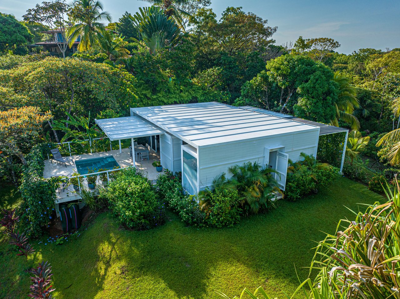 Casa Las Palmeras, Stunning Mountain and Ocean View Home