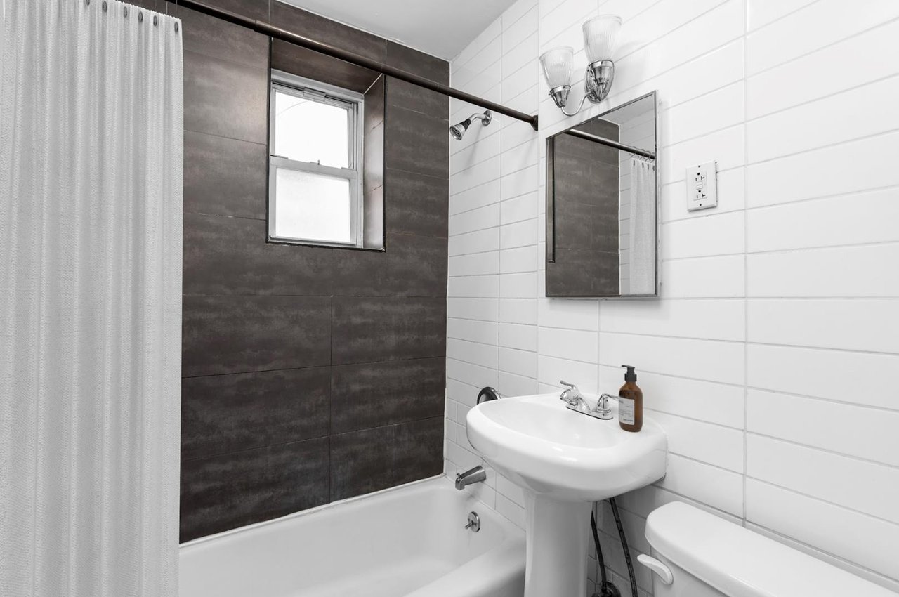202 East 21st Street, Apt 2-D