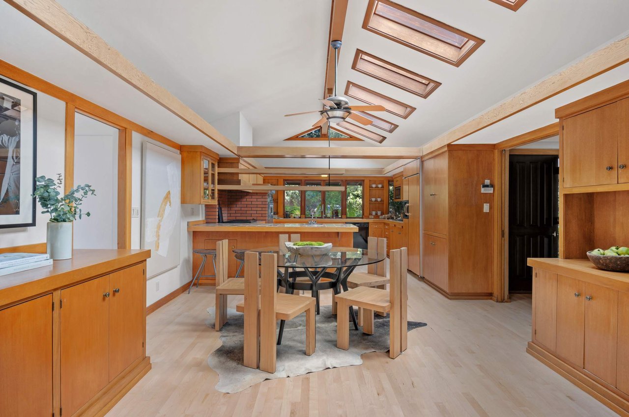 Kent Woodlands Mid Century Retreat