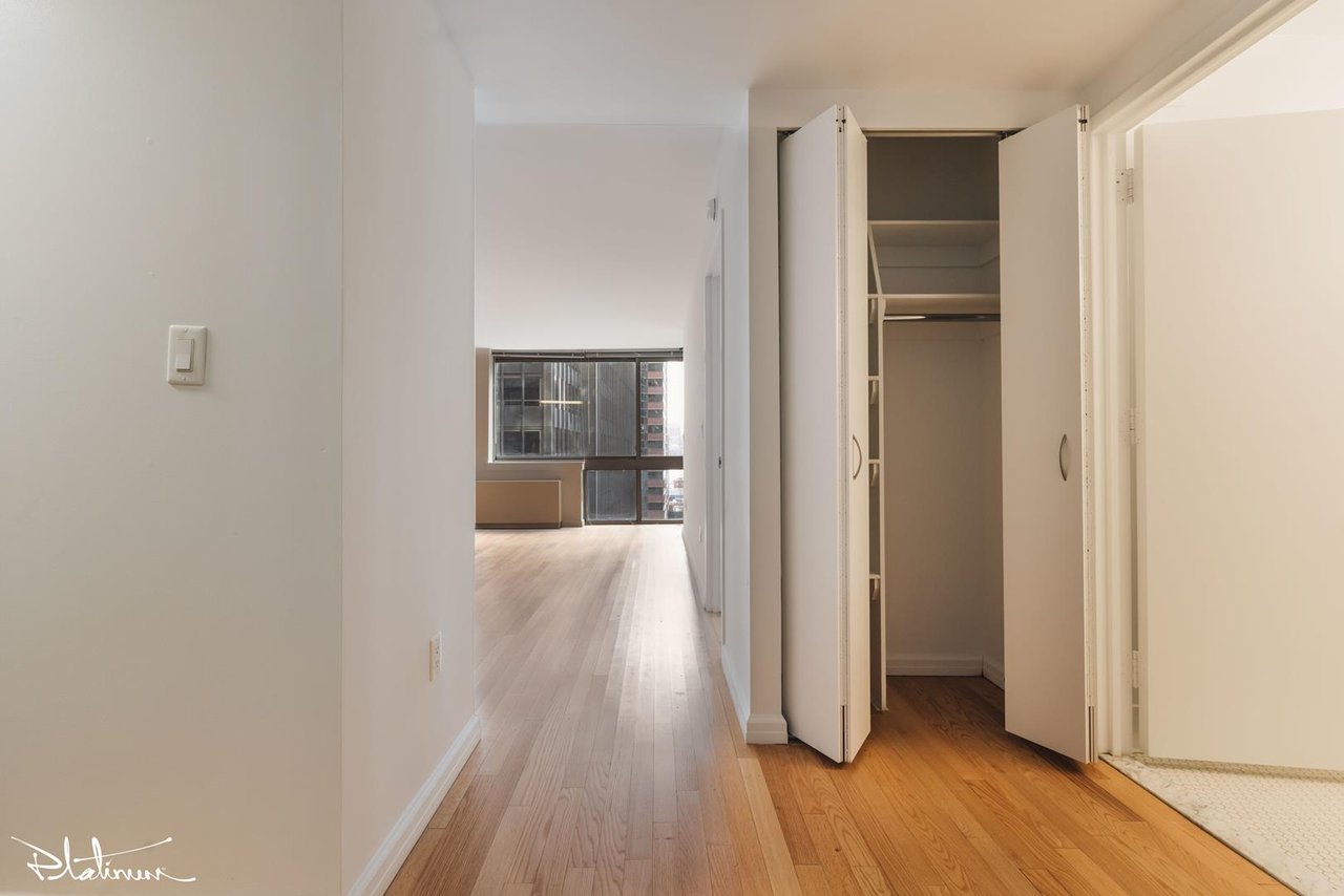2 Gold Street, Apt 1605