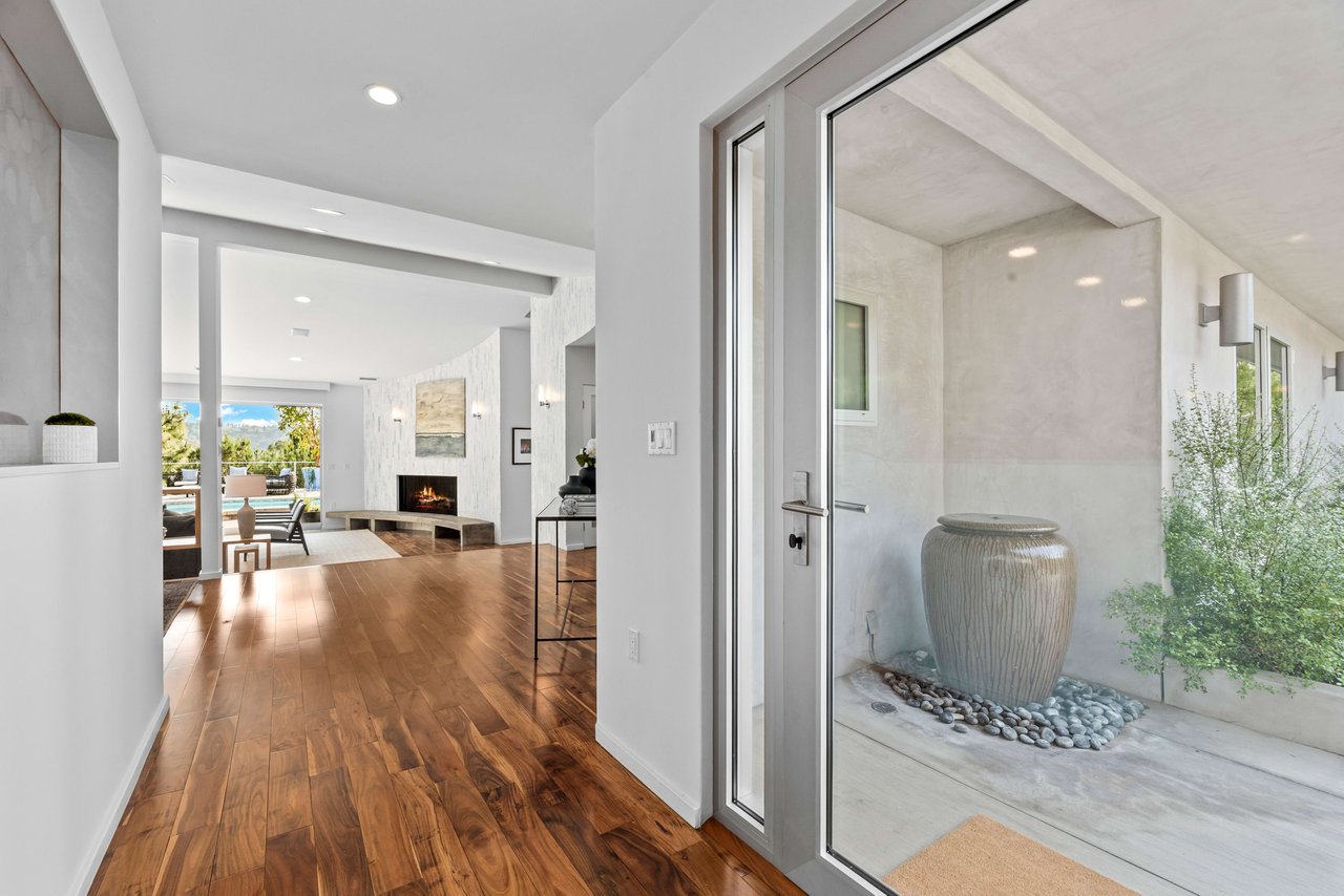 8040 Okean Ter, Laurel Canyon