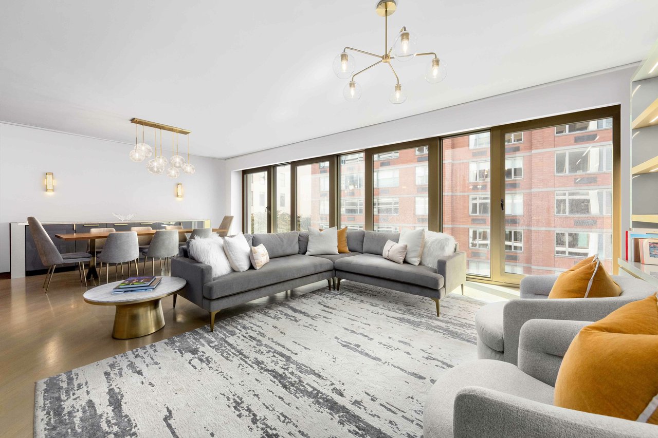 117 W 21st St Unit: 4-FLR
