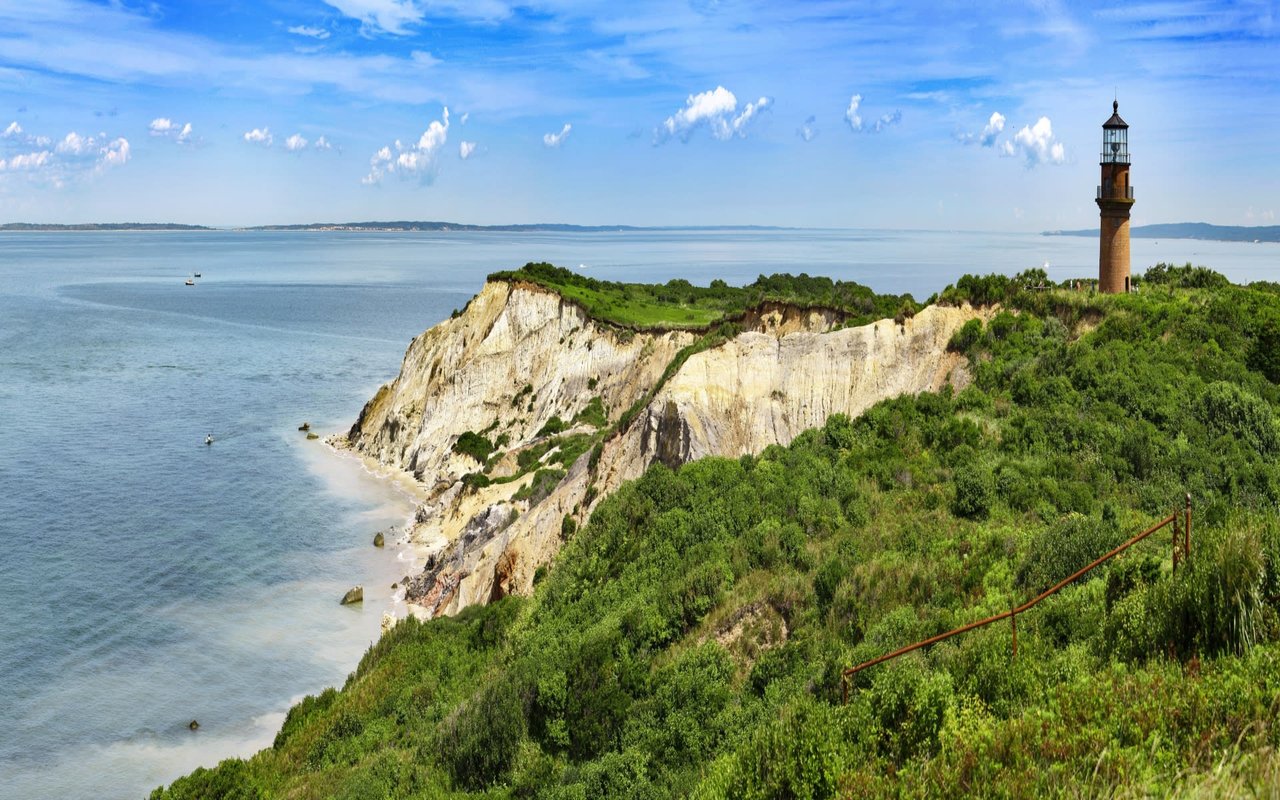 AQUINNAH