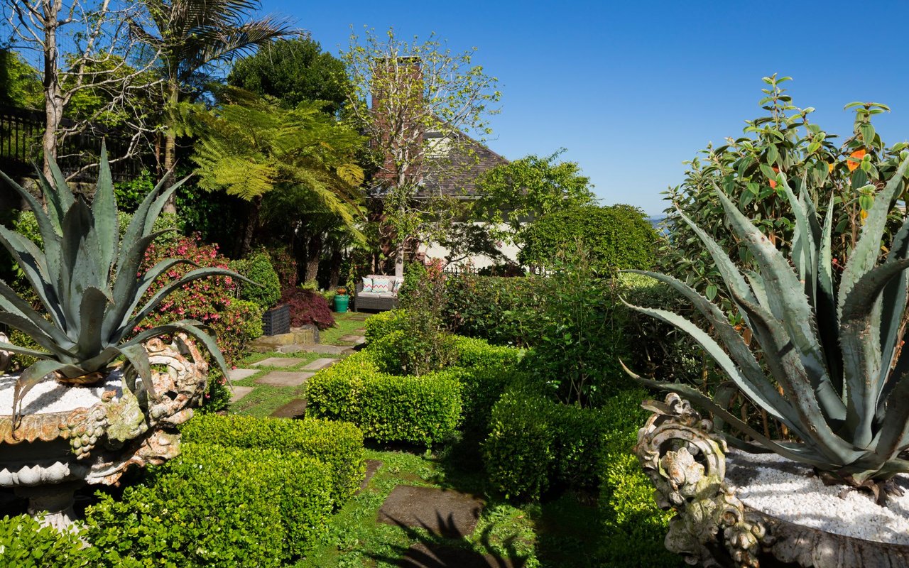 Legendary Pacific Heights Residence