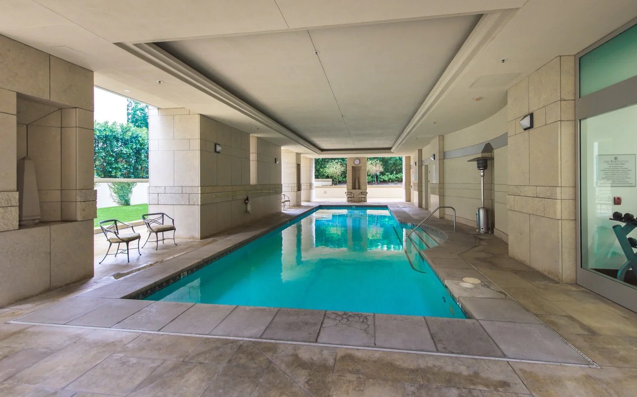 10727 Wilshire, 901