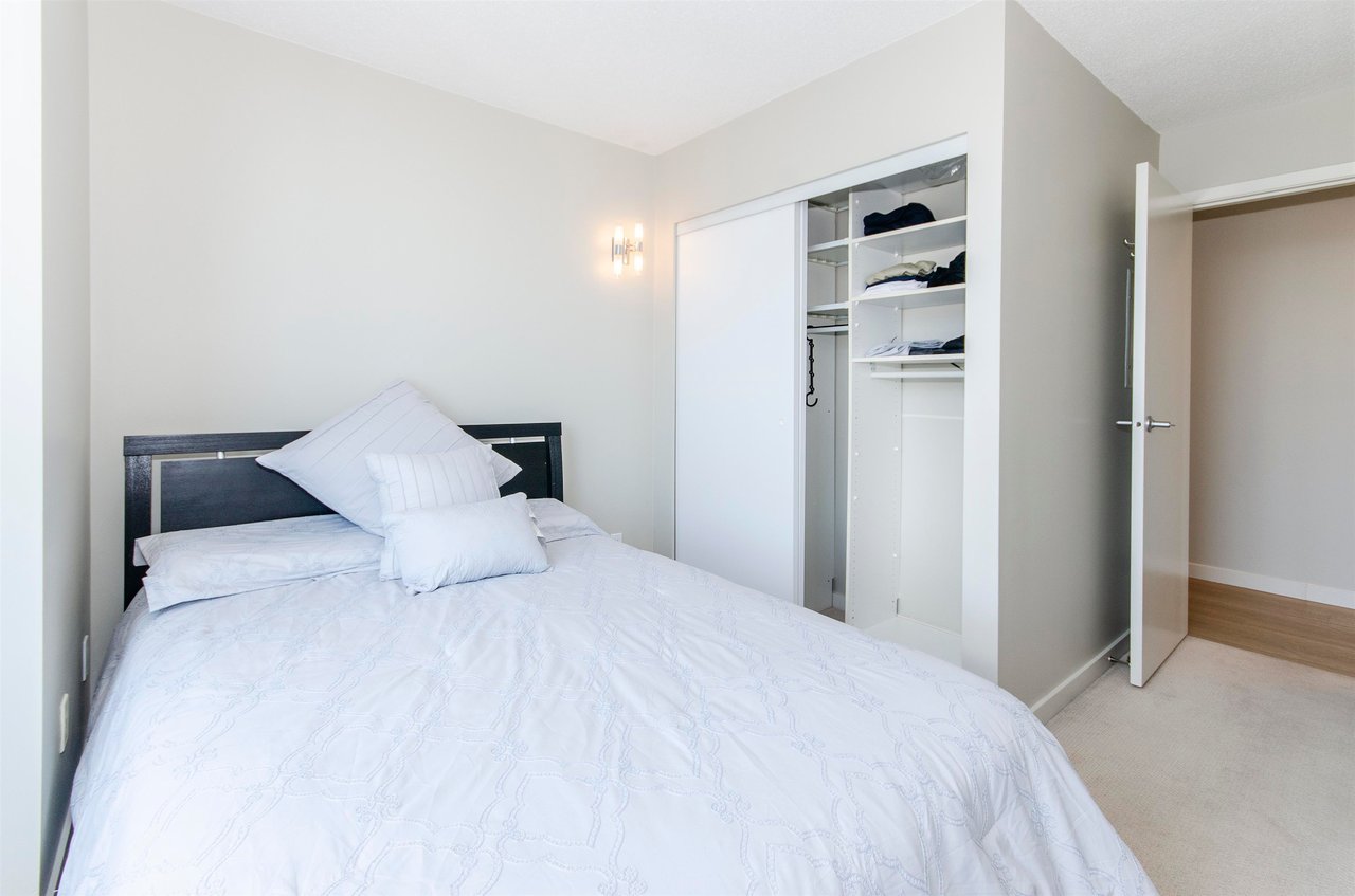 3207-1033 Marinaside Cres