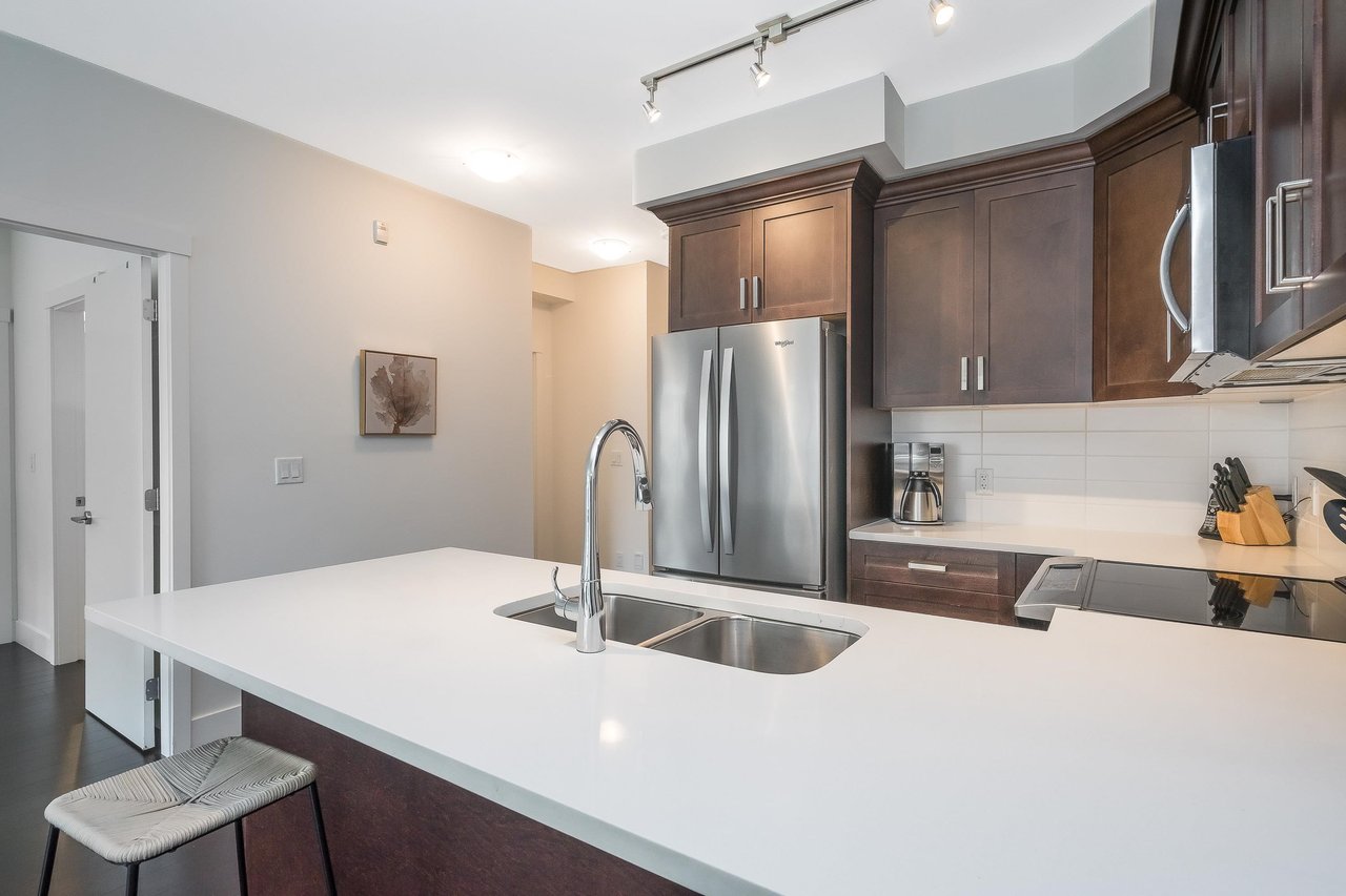 109-2436 Kelly Ave