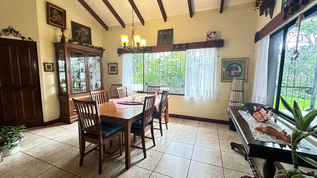 Colonial Gated Community Estate, Curridabat, San Jose