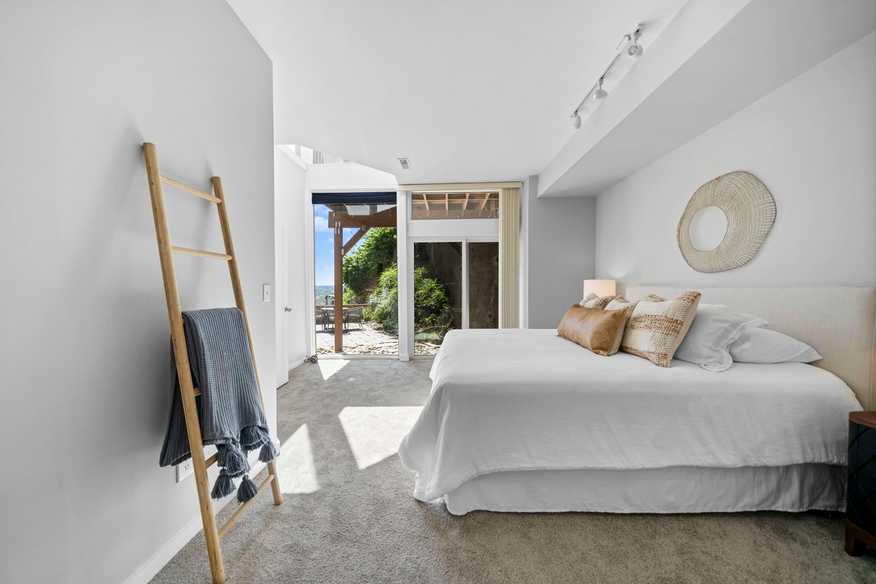 1041 SAINT GREGORY STREET #4