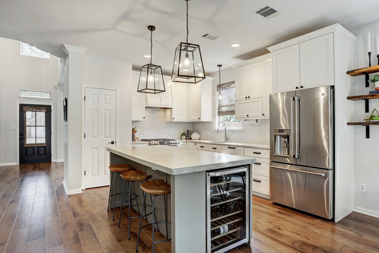 4304 Hoffman Drive | SELLER REPRESENTED