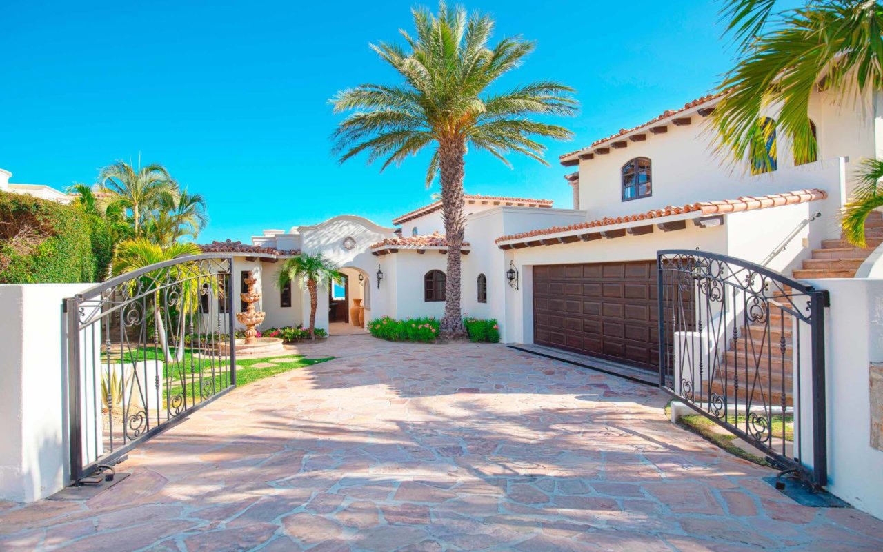 What is the Average Cost of a Home in Cabo San Lucas?