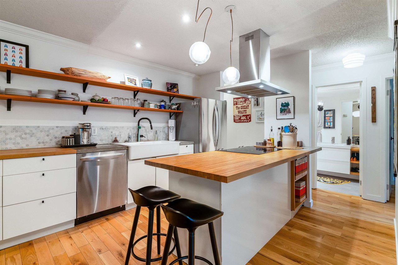 106-319 E 7th Ave
