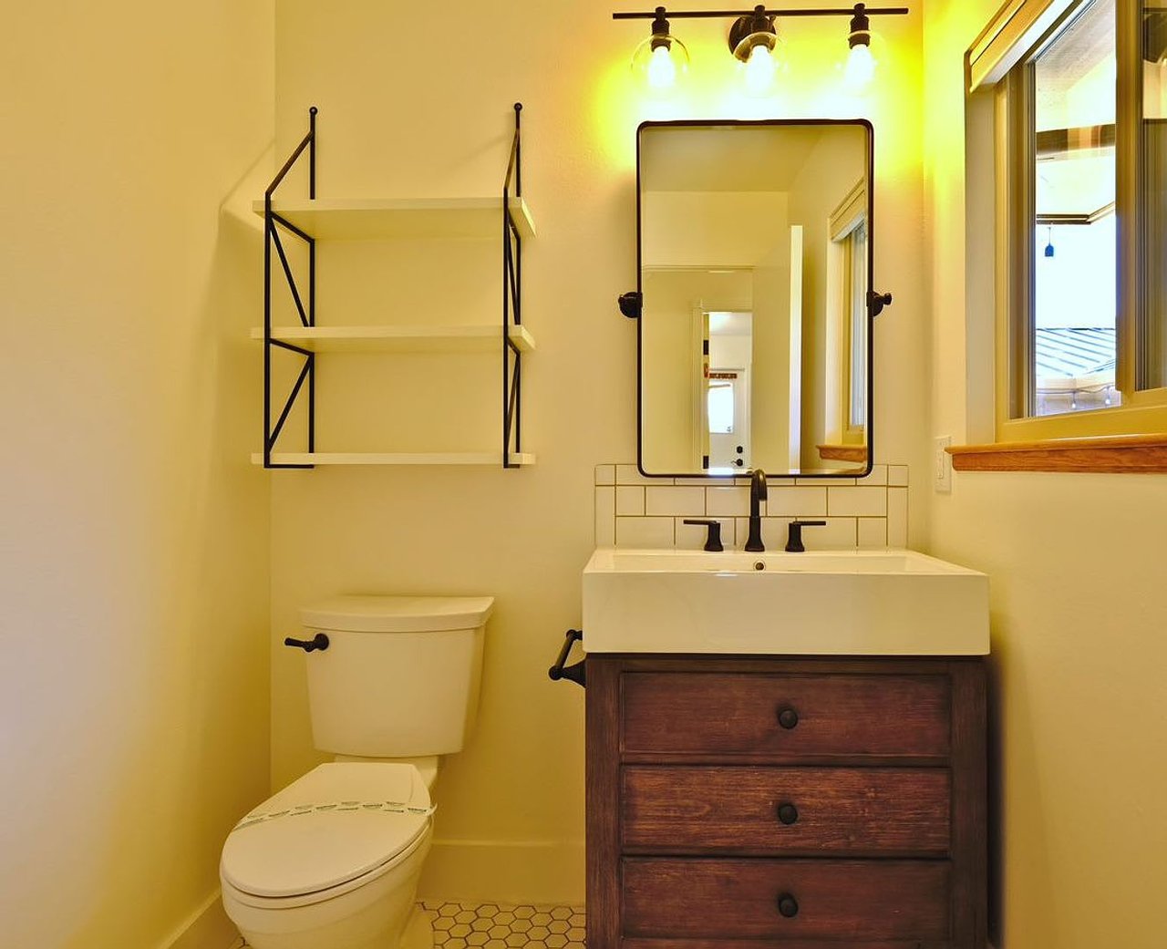 23730 Spectacular Bid Ln