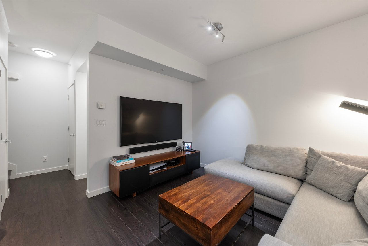 152 W 1st Ave