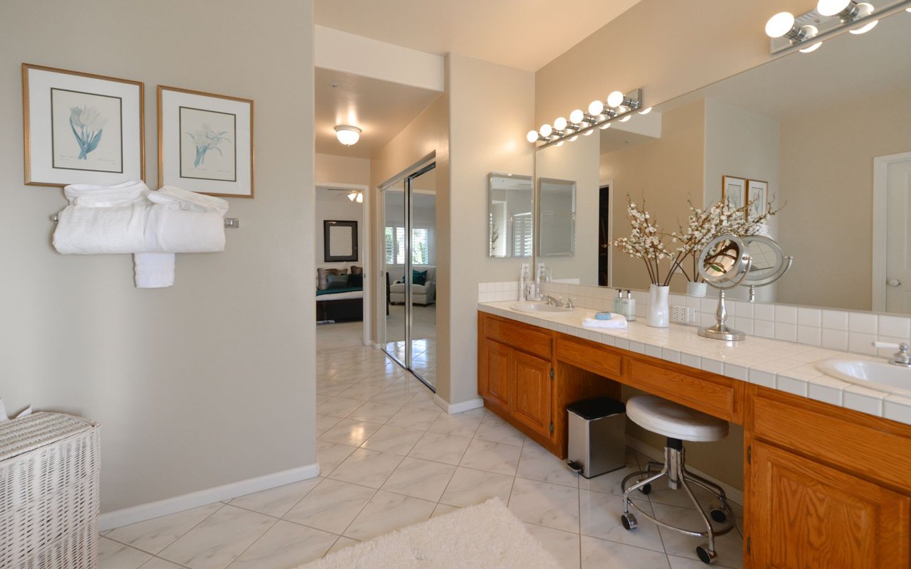 6557 KENTWOOD BLUFFS DR