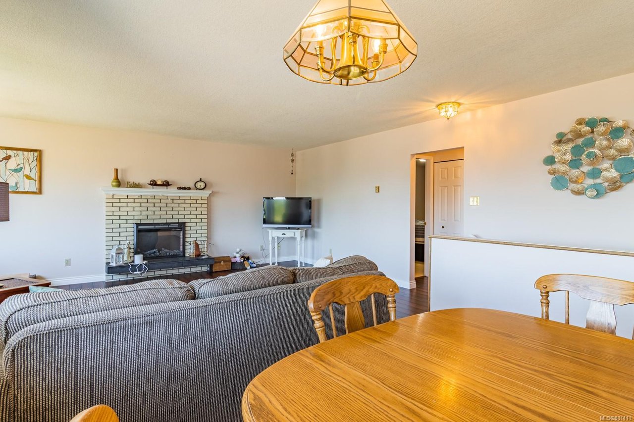 5270 Catalina Dr, Nanaimo