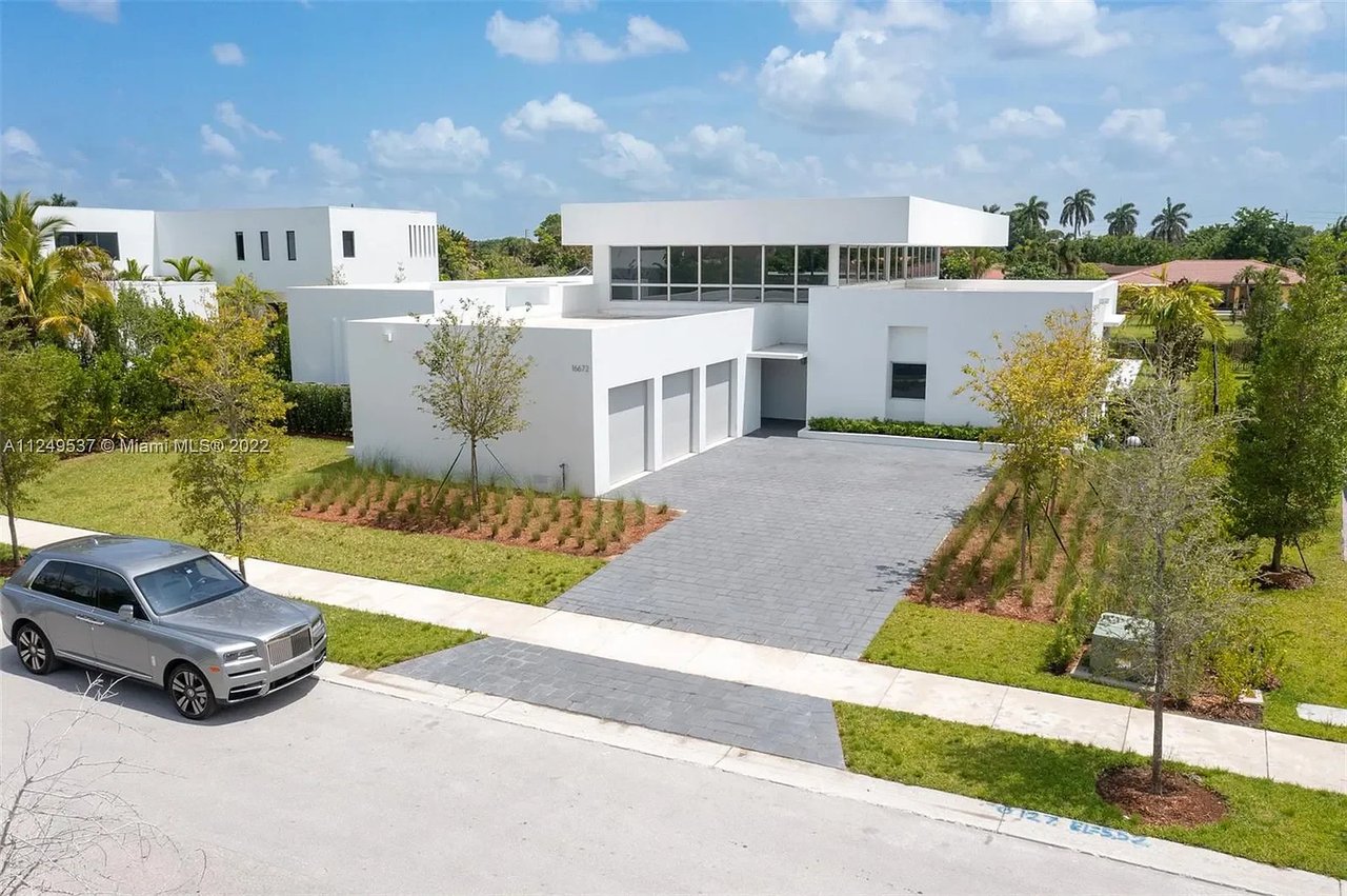 16672 S Botaniko Dr S