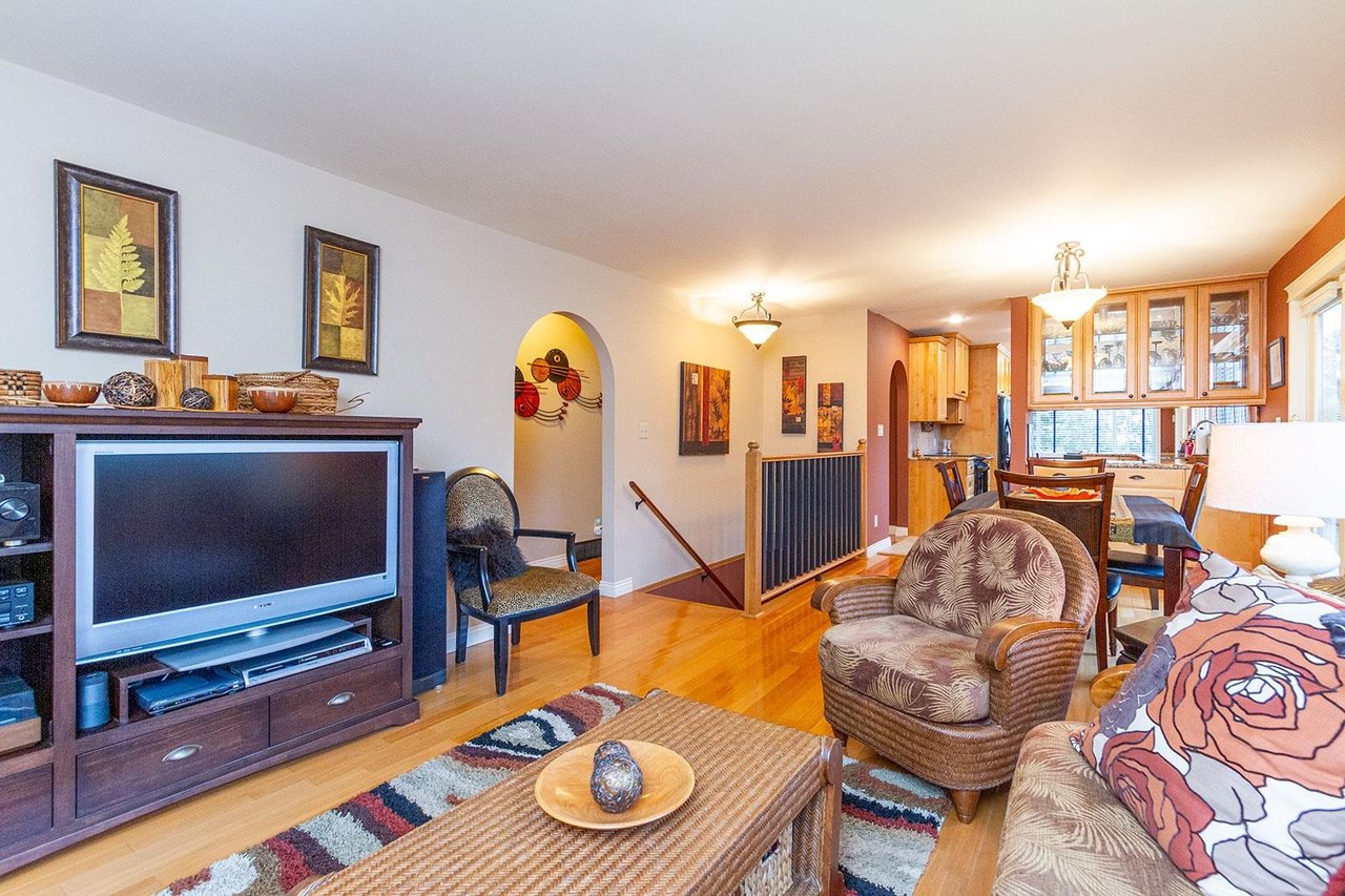 1485 Maple Cres