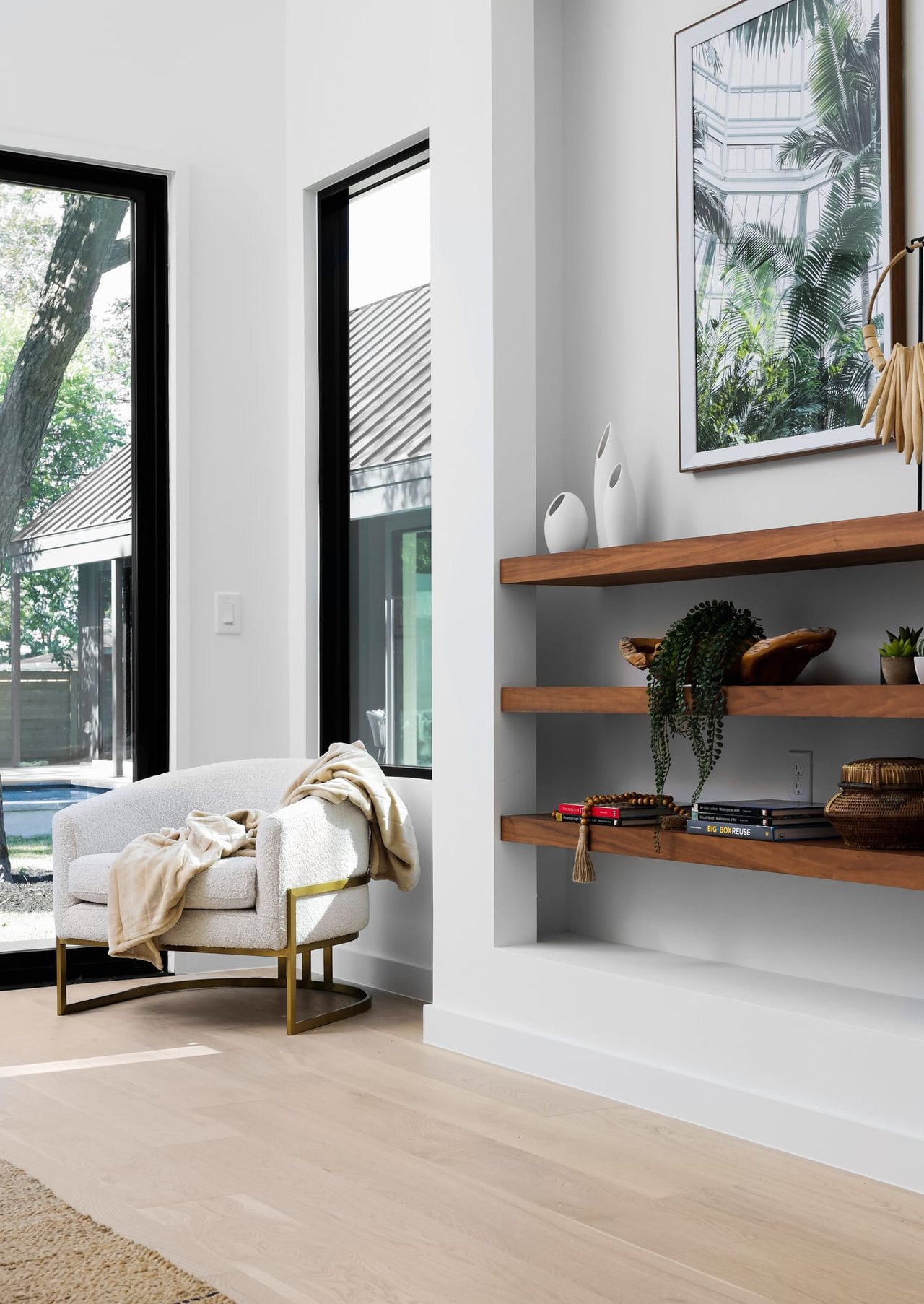 CRESTVIEW MODERN